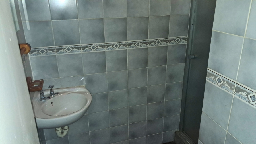 To Let 2 Bedroom Property for Rent in De Kuilen Western Cape